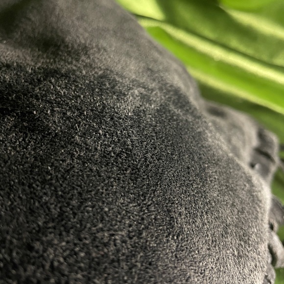 Black suede fringe shoulder purse - Picture 5 of 7